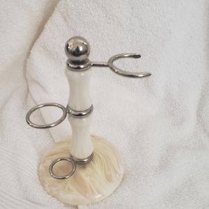 Grandslam Razor.and brush stand